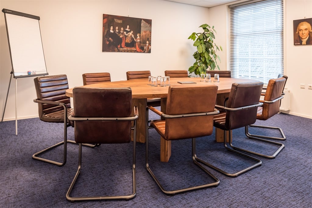 Buccaneer Delft - James Watt - boardroom
