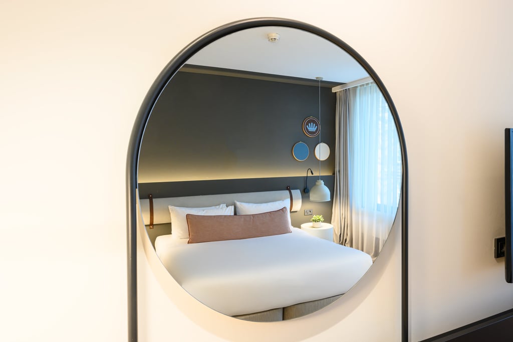 Room2_06-min.jpg