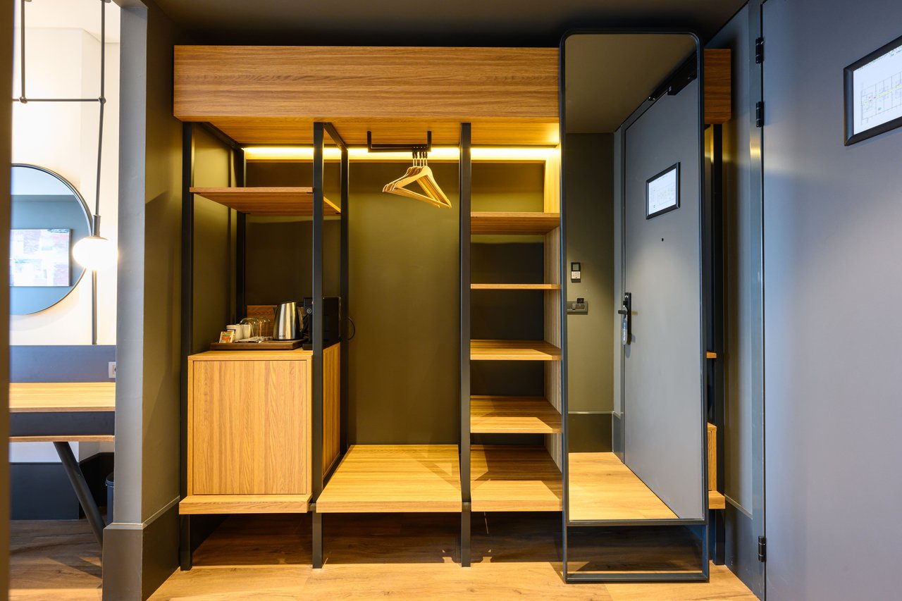Room3_08-min.jpg