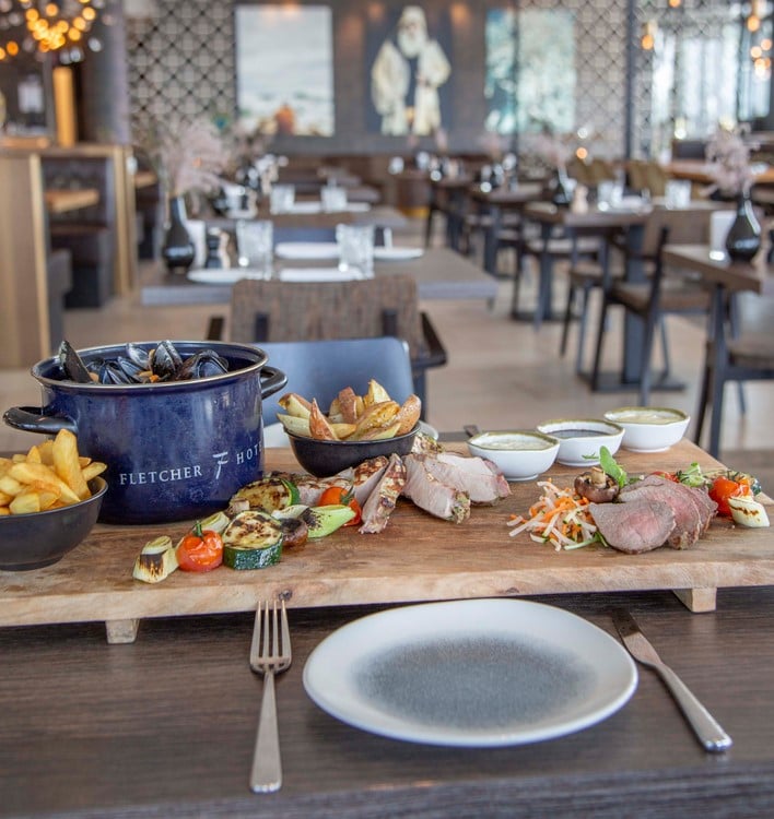 230111092640.Het-Veerse-Meer-Interieur-Marina-Lounge-Gerecht-Shared-Dining-100.resized.1280x0.jpg