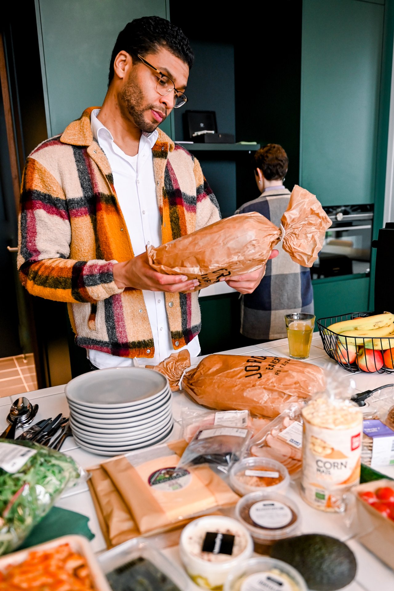 Ontbijt, lunch & borrel regelen voor je in samenwerking met lokale en impact gedreven ondernemers
